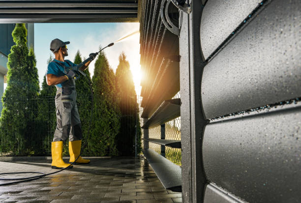 Best Animal Enclosure Cleaning  in Smithville Sanders, IN